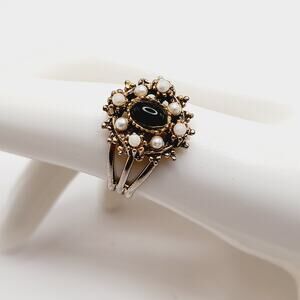 Vintage Adjustable Ring Black Cabochon & Faux Pearls Floral Design Size 7
